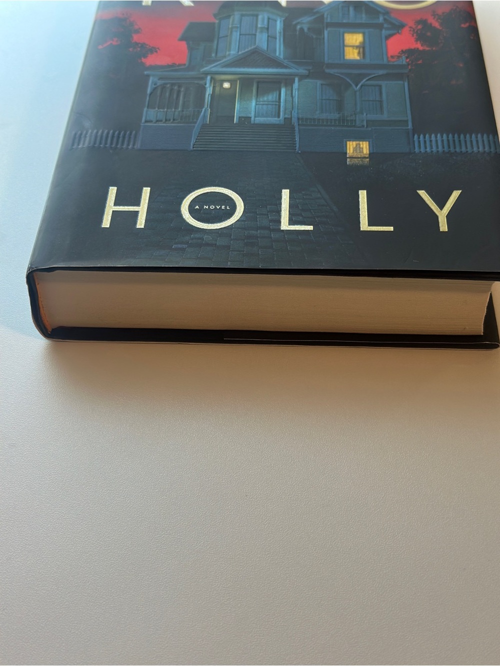 Holly by Stephen King | Fiction, Thriller | Hardcover Book - Picture 6 of 11